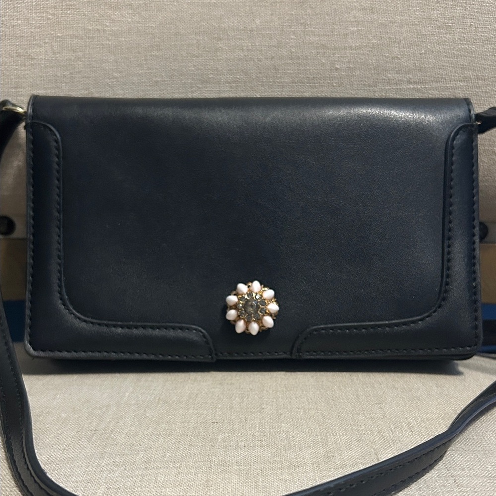 London Fog Black Crossbody Bag with Adjustable Strap